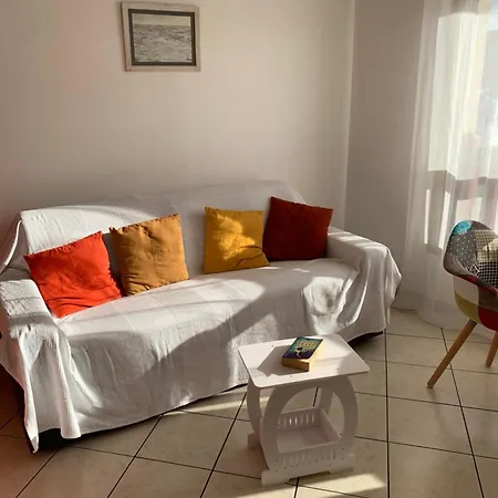 Edith Apartment
